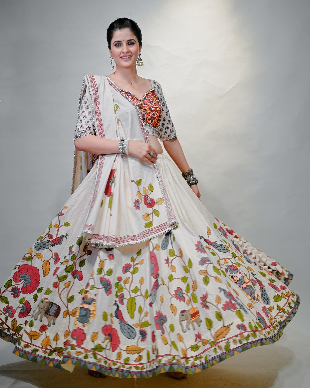 6 Meter Flair Lehenga for Garba with Gamathi Embroidery